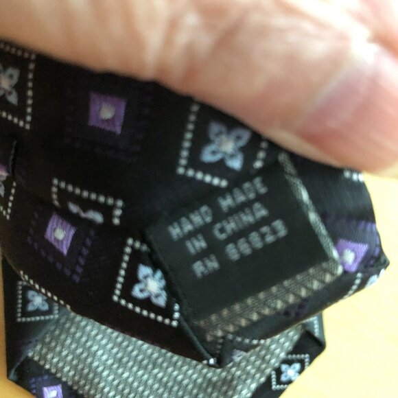 Bill Robinson Hand Made 100% Polyester Geo Floral Necktie - NEW - Picture 4 of 7